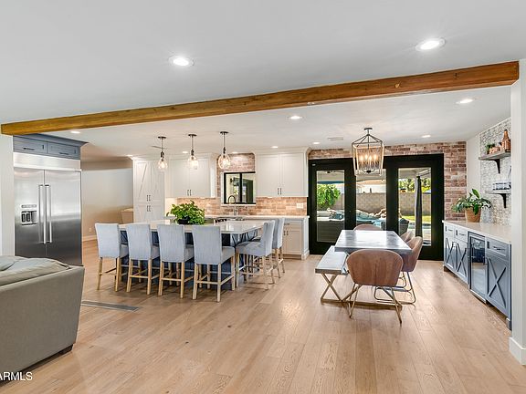 3rd image of 3229 E MONTECITO Avenue