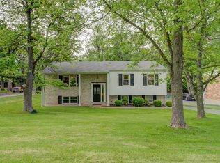 1006 Carole Ln, Ballwin, MO 63021