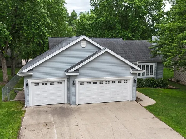 101 24th St, Spirit Lake, IA 51360