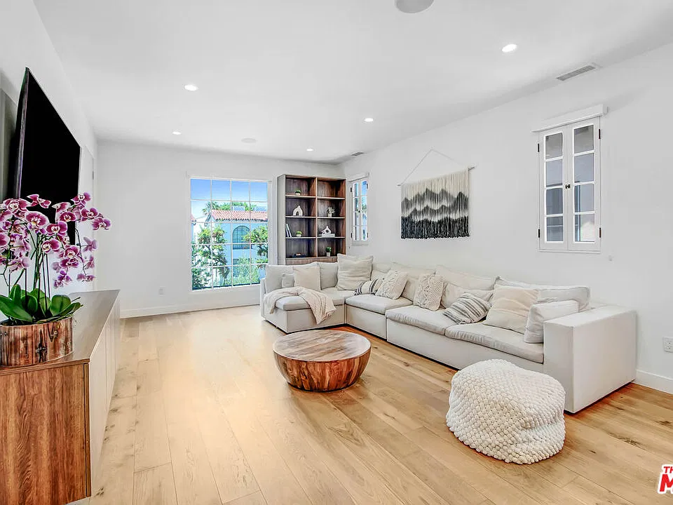 420 N Stanley Ave