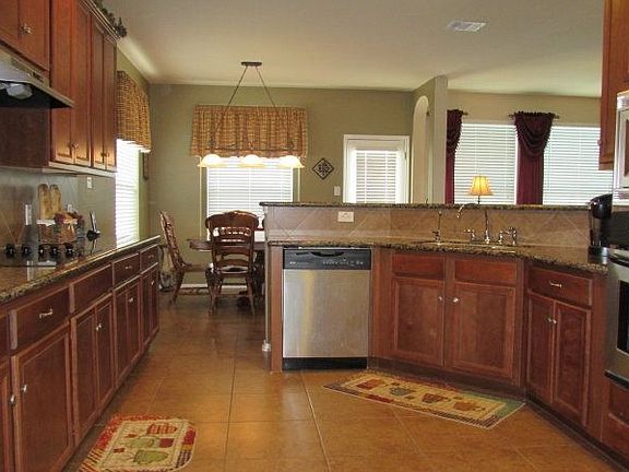 5th image of 1406 Las Brisas Dr