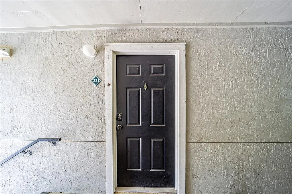3 bed, 3.0 bath, 1198 sqft, $1,600 — Photo 4