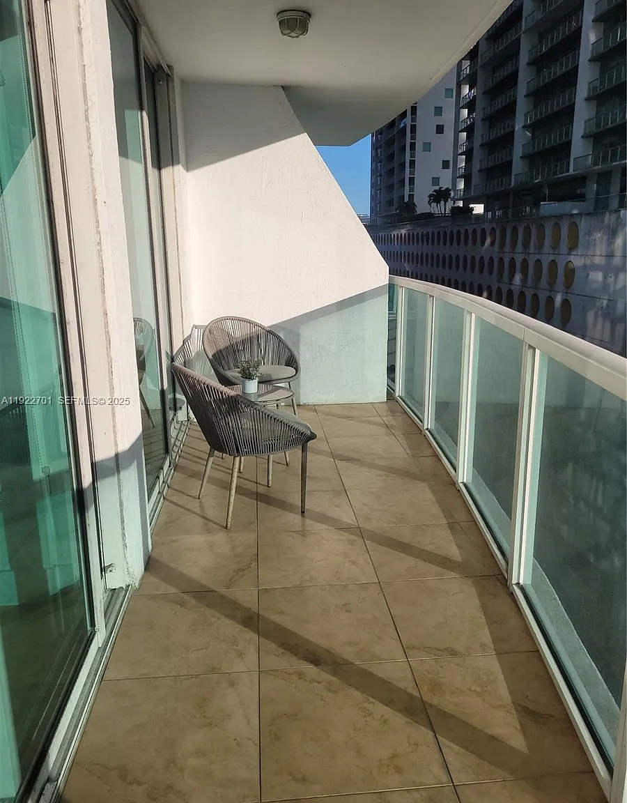 Brickell On The River S T — Photo 3