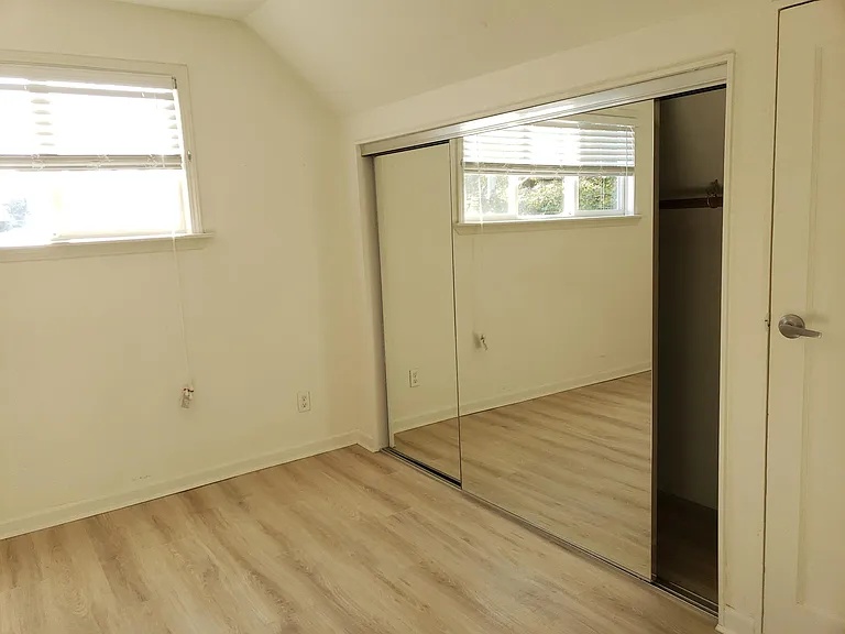 310 Perry Ave N — Photo 17