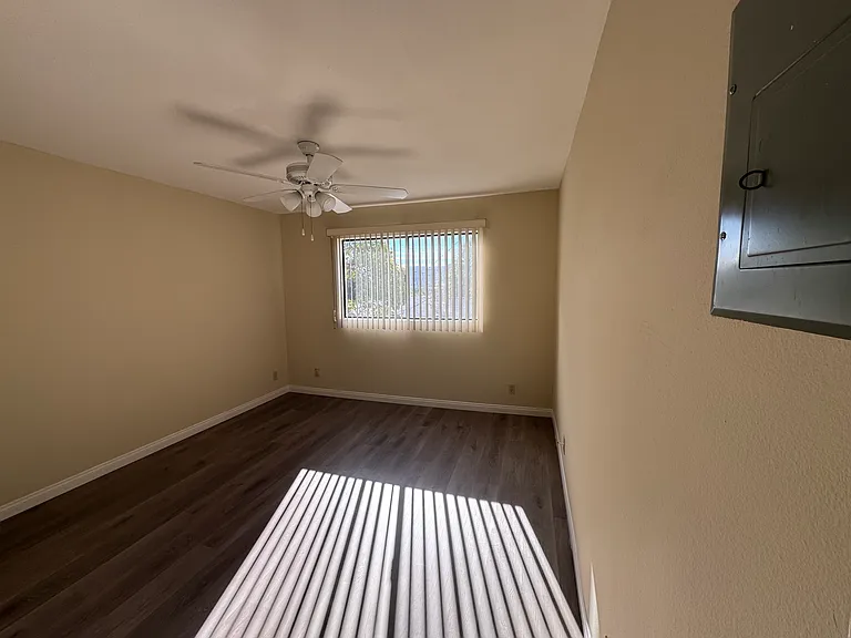515 E Elmwood Ave #104 — Photo 5