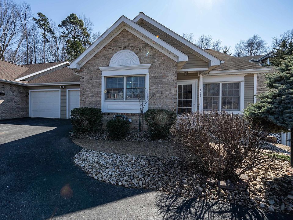 1st image of 236 Emerald Dr