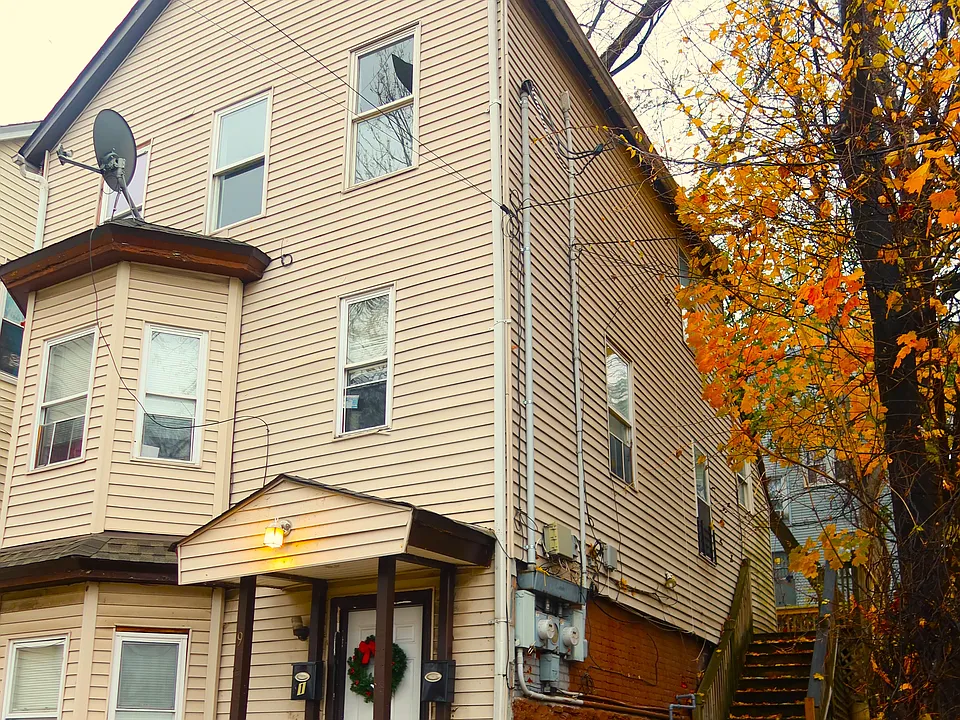9 Circle Ave #2