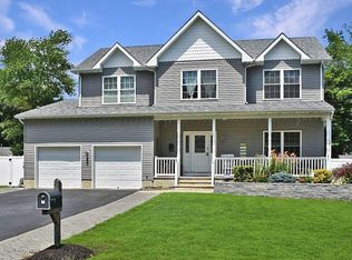 615 Main St, Bayville, NJ 08721