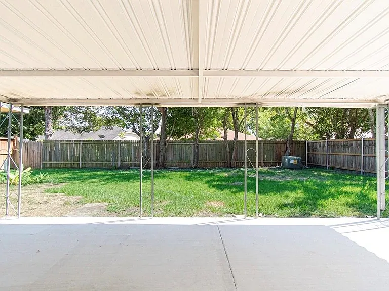15707 Amapola Dr — Photo 38