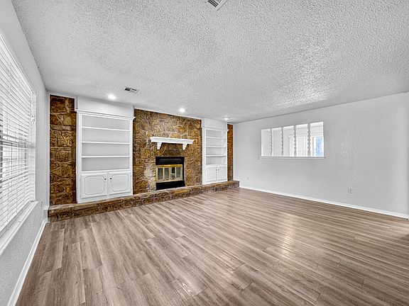 3rd image of 2422 Ripple Creek Ln