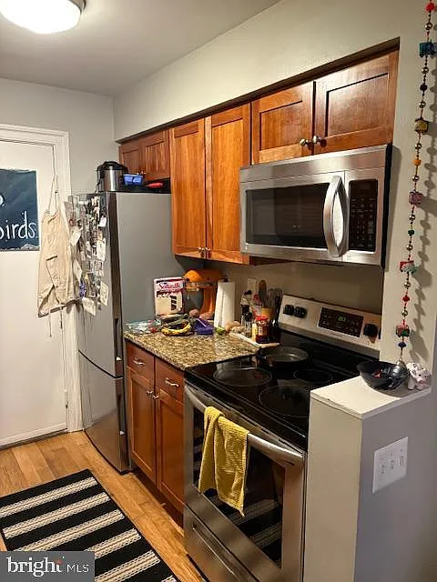 1 bed, 1.5 bath, 870 sqft, $1,900 — Photo 4