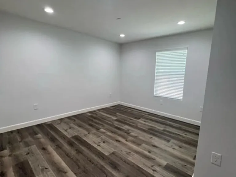 8730-8744 S Figueroa St #8734-01 — Photo 12