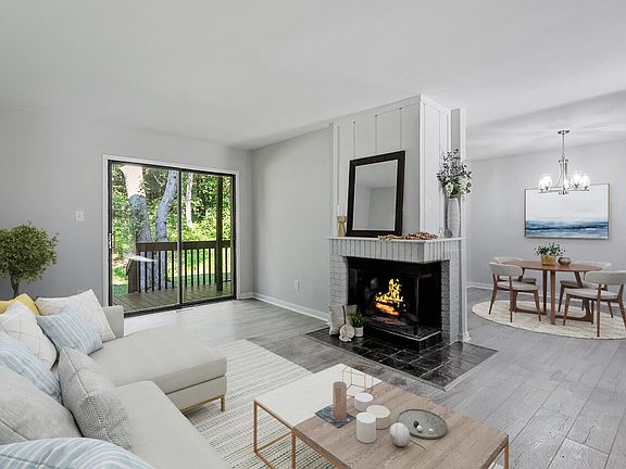 3rd image of 4100 Five Oaks Dr Unit 46