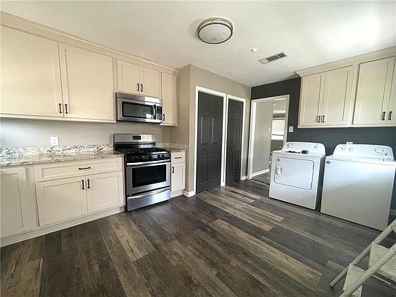 5th image of 800 Fonda St