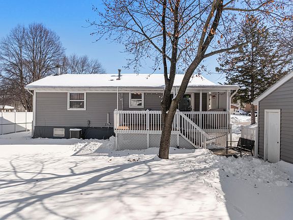 4th image of 1663 9th Ave SE