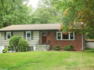 715 Hanover St, Yorktown Heights, NY 10598