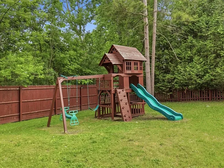 27 Pleasant View Dr — Photo 25