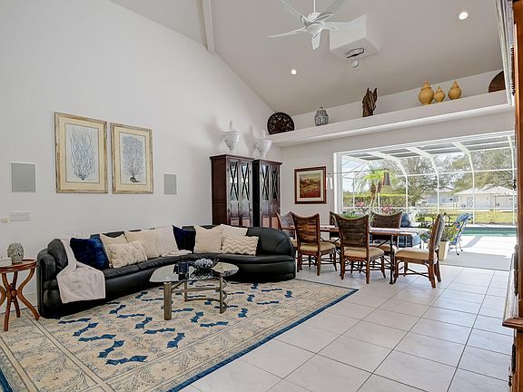Tons of natural light in the home! Dining table seats 6 and the bar has an additional 2 seats.
