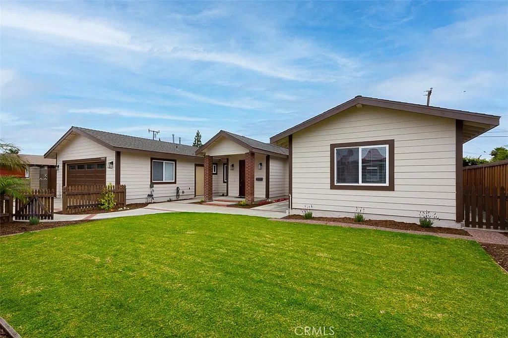 4 bed, 4.5 bath, 2600 sqft, $7,200 — Photo 4