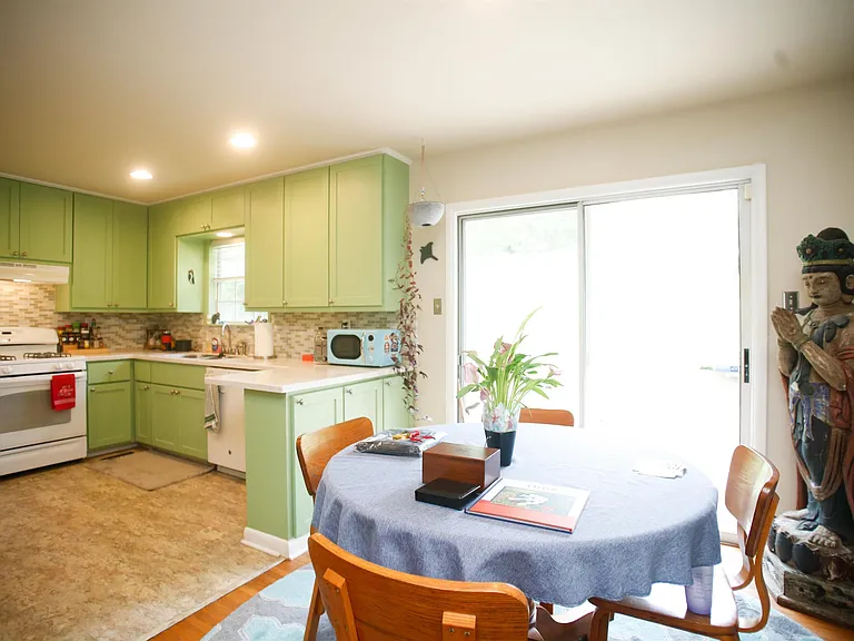 7220 Amherst Dr — Photo 11