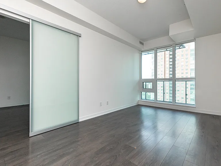150 E Liberty St #1417 — Photo 16