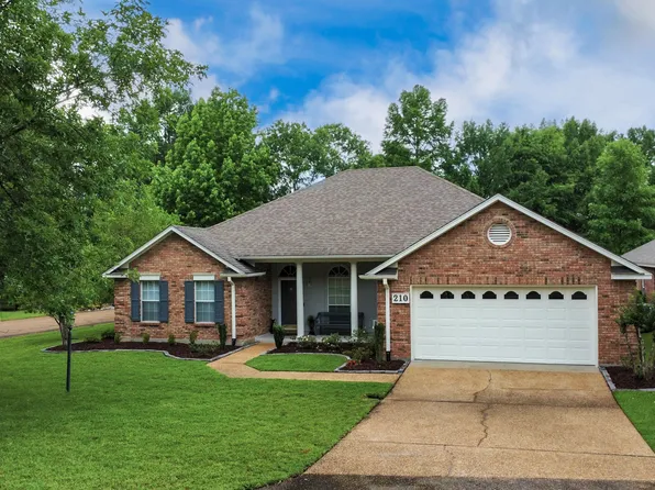 210 Twin Oaks Dr, Clinton, MS 39056