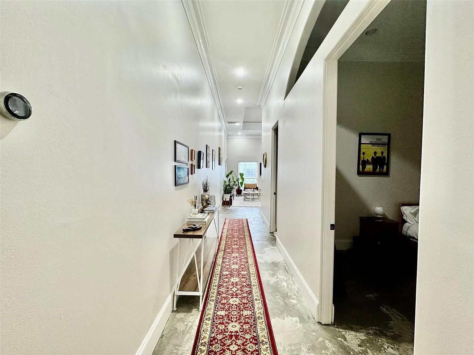 1 bed, 1.0 bath, 845 sqft, $1,650 — Photo 2