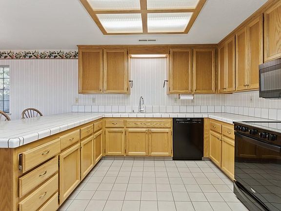 5th image of 5825 Havenstar Ln