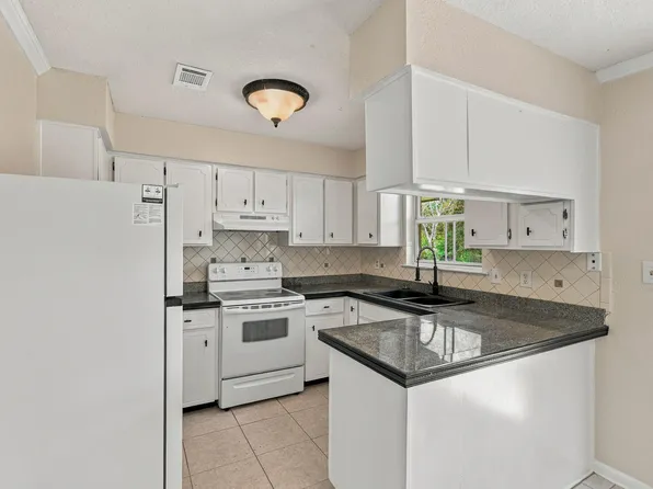 3415 McLain Dr, Crestview, FL 32539