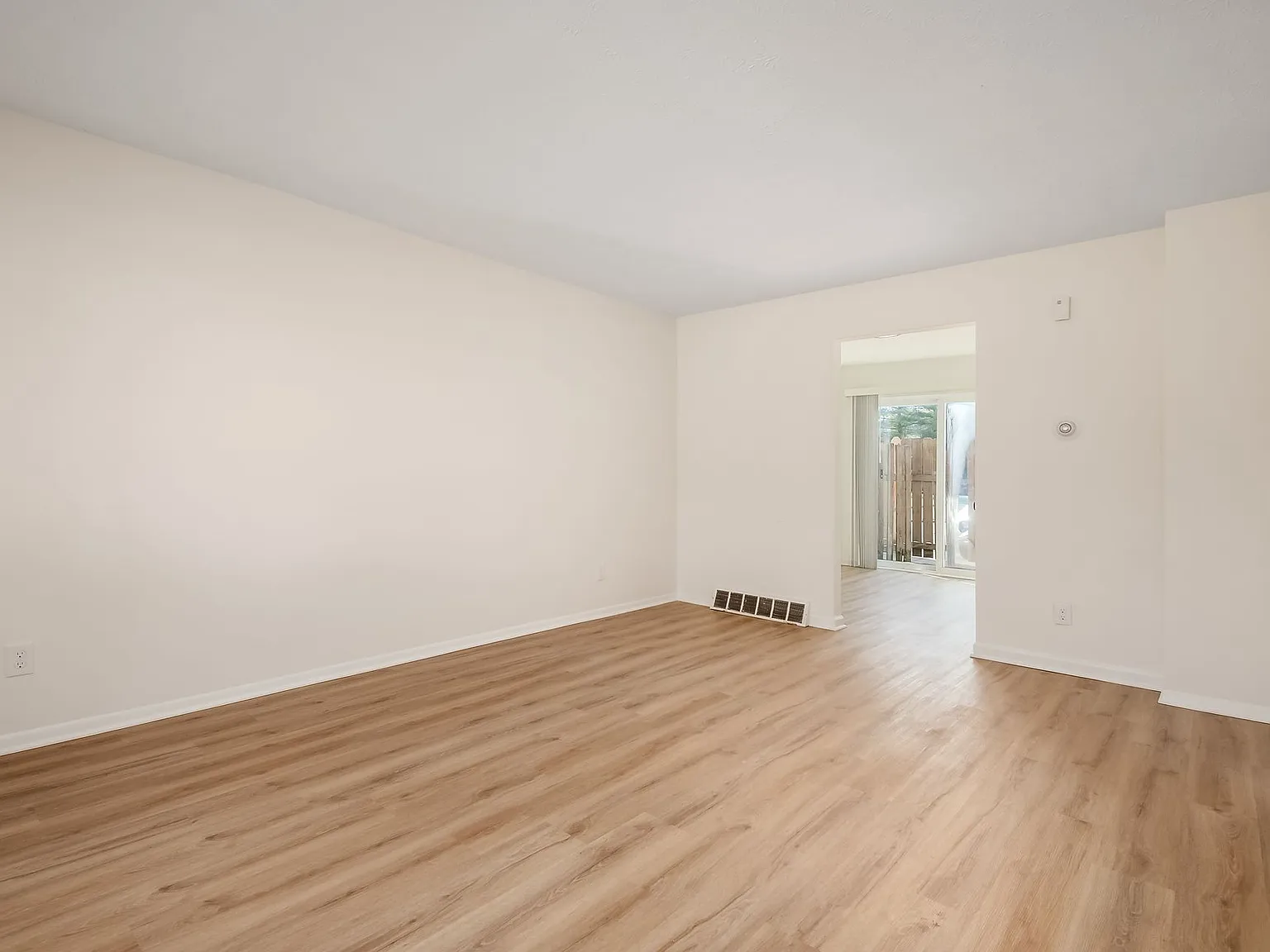 2 bed, 1.5 bath, $1,325 — Photo 3