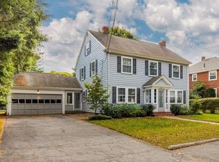 4 Robert Rd, Marblehead, MA 01945