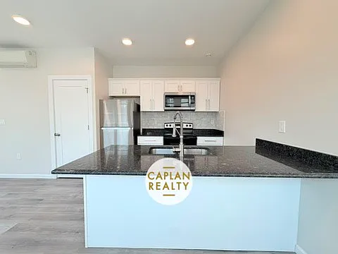 94 Olive St #2O1 — Photo 4