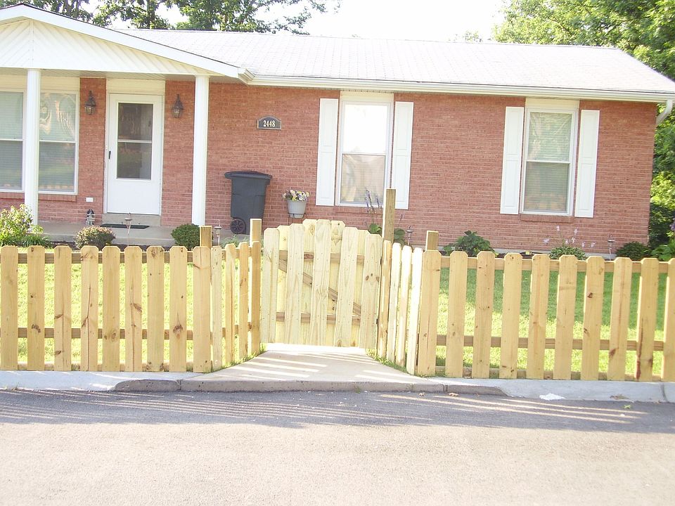 newly fenced front/side yard