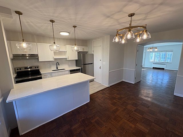 1st image of 3431 Paxton Ave #1