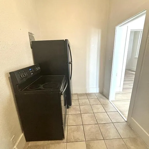 404 E Bond St #9 — Photo 8