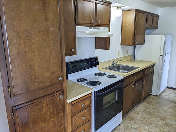 5th image of 3501 Manor Dr NE #3555