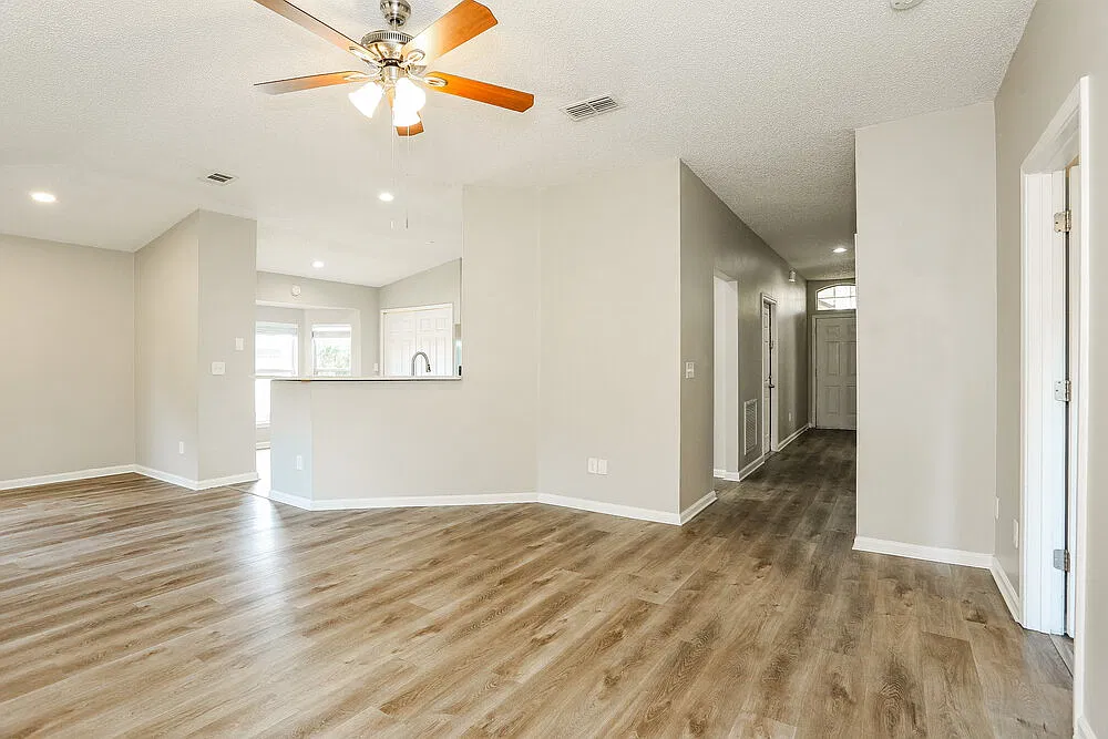 3 bed, 2.0 bath, 1399 sqft, $1,910 — Photo 4