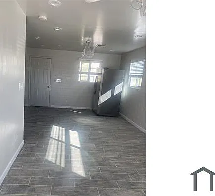 1826 W Cholla St — Photo 2