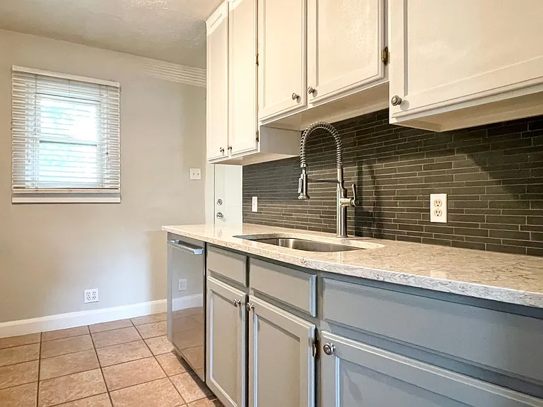1232 S 300 E — Photo 9