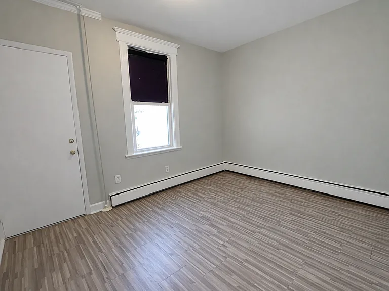 733 S 18th St #2R — Photo 6