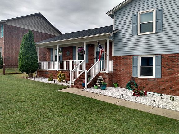 2nd image of 826 Schley Dr