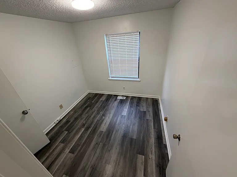 533 Cedar Dr — Photo 8