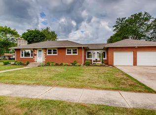 730 N Evanslawn Ave, Aurora, IL 60506