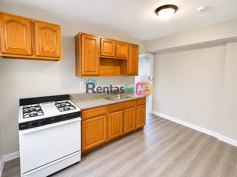 112 Lincoln Ave #1B — Photo 2