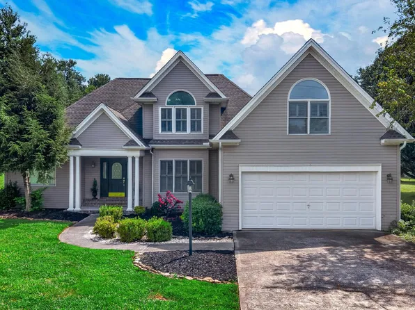 232 Battlefield Dr, Dandridge, TN 37725