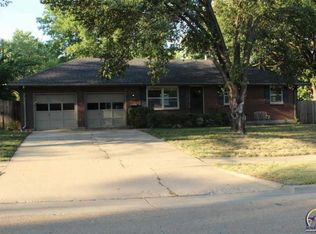 3100 SW 33rd St, Topeka, KS 66614