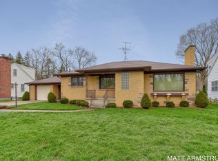 1307 Hillcrest Ave NW, Grand Rapids, MI 49504