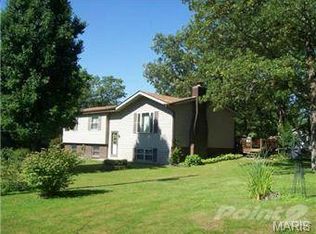 1313 Wildwood Dr, Saint Clair, MO 63077
