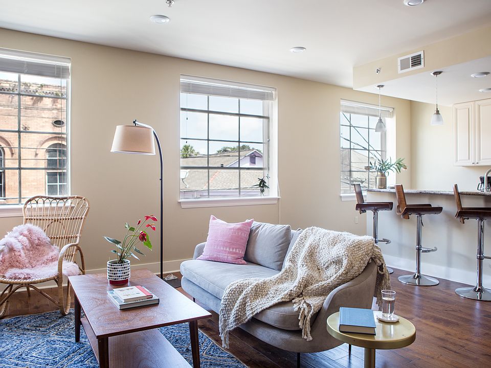 1st image of 3308 Burgundy St #201