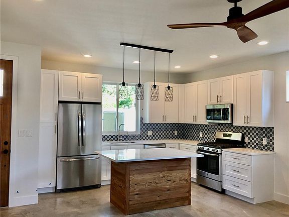 2nd image of 1806 Haskell St #2